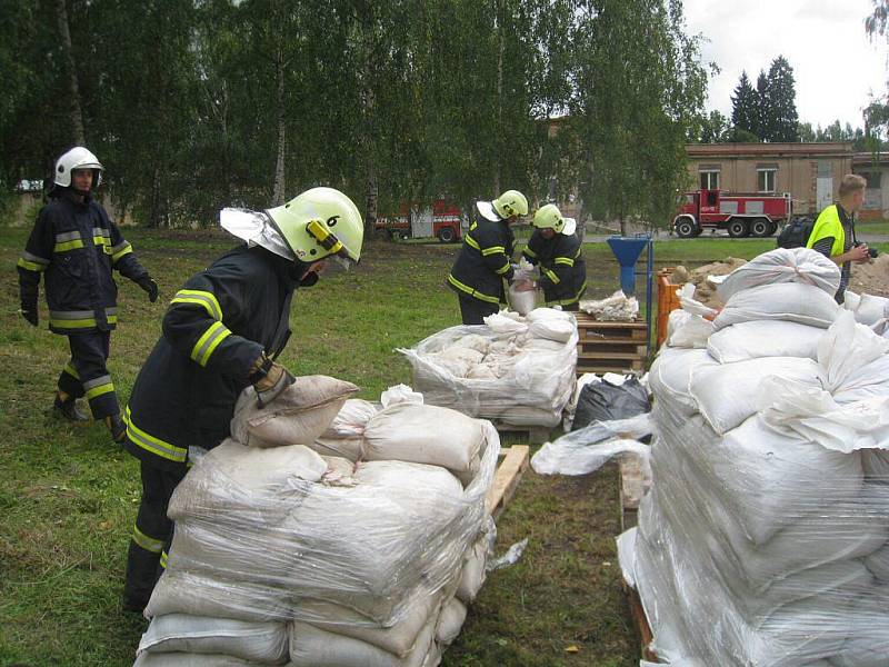 „Stěnava 2011 – povodeň Broumovsko“ bylo cvičení, kterého se zúčastnily téměř dvě stovky českých a polských hasičů. 