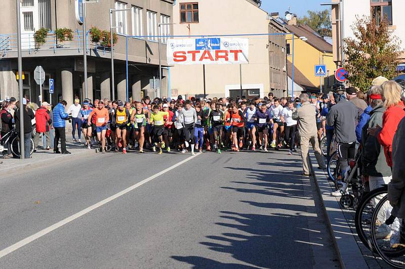 54. ročník silničního běhu Hronov-Náchod.