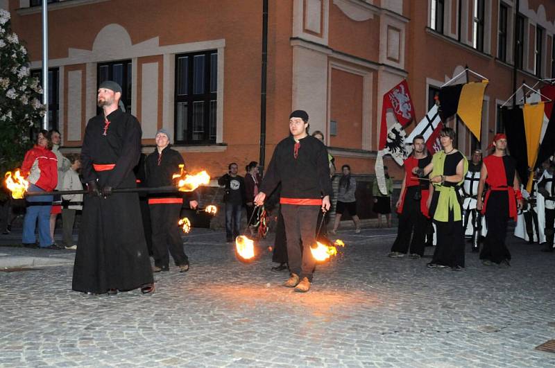 U příležitosti 650 let od první písemné zmínky o městě se konaly středověké slavnosti s názvem Vivat Caroli!   