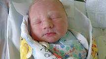 KRYŠTOF KLIMEŠ se narodil 11. července 2013 ve 4.49 hodin s váhou 3800 gramů a délkou 51 centimetrů. S rodiči Monikou a Radimem a se sestřičkou Nelinkou bydlí ve Lhotě za Červeným Kostelcem. 