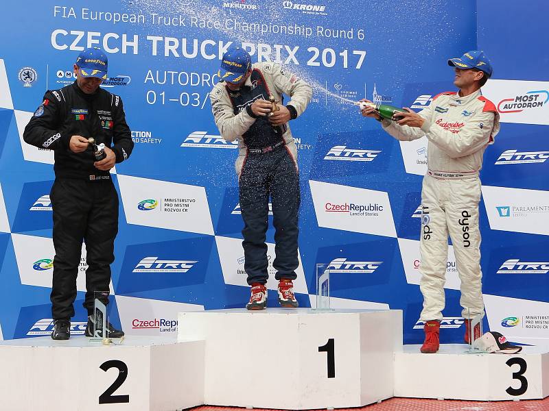 První závod ME tahačů Czech Truck Prix 2017 v neděli vyhrál Adam Lacko ze stáje Buggyra.