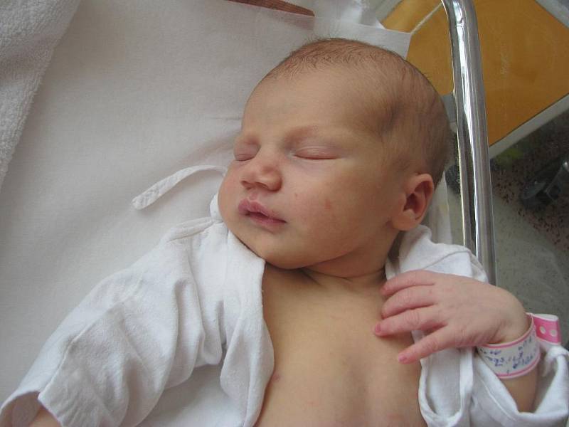 Eliška Gultová přišla na svět 21. července v 11.14 hod. Po narození vážila 3,350 kg a měřila 49 cm. Domov má s rodiči ve Velkém Poříčí.