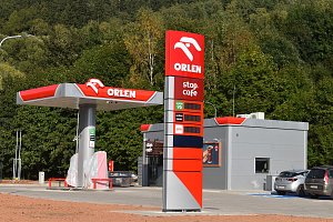 Zbrusu nová stanice společnosti Orlen, která na polské straně hranice drží stále cenu naturalu i nafty těsně pod hranicí šesti zlotých za litr (cca 32,63 kč/l), by podle našich informací měla být otevřena už příští týden.