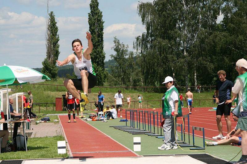 Na Stadionu generála Klapálka se konalo druhé kolo prvoligových atletických klání družstev.