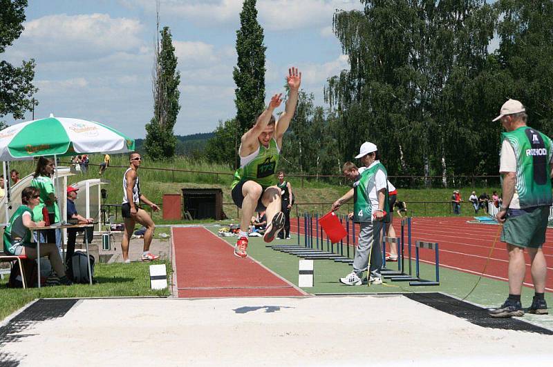 Na Stadionu generála Klapálka se konalo druhé kolo prvoligových atletických klání družstev.