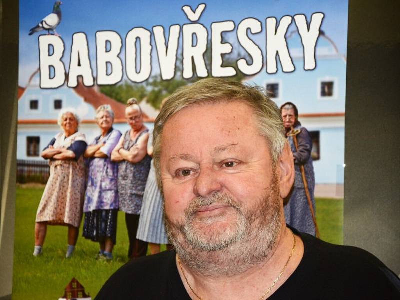 Zdeněk Troška přivezl do náchodského kina Vesmír svoji novou letní komedii Babovřesky.