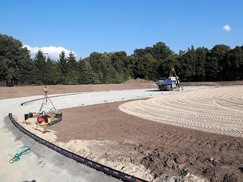 Stadion Hamra v Náchodě bude mít nově i tribunu.