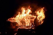 Ve Vlásence hořel rodinný dům.