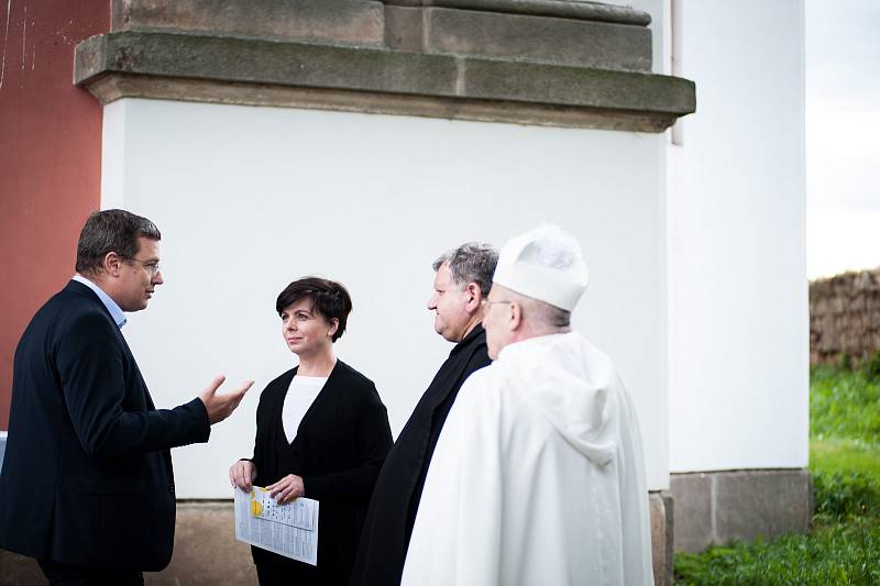 V božanovském kostele sv. Máří Magdalény odstartoval letní hudební festival klasické hudby Za poklady Broumovska. Foto: Jakub Šleis