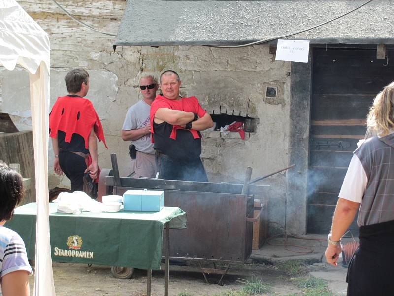 Staročeské dožínky v Záměli. 