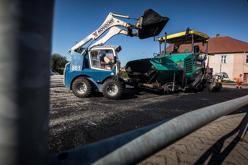 Rekonstrukce kruhového objezdu v Častolovicích.