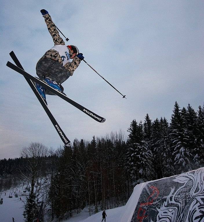 V nedávno otevřeném snowparku IGUANA v Deštném v Orlických horách se o víkendu poprvé závodilo. Na startu se sešla česká špička freeskierů.