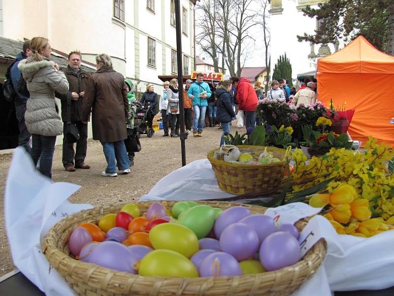 Velikonoce 2016 na zámku v Potštejně. Vítání jara s řemeslnými trhy. 