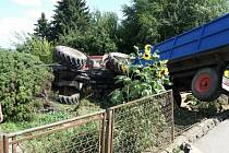 Z tragické srážky traktoru s osobním autem v Bílé Třemešné.