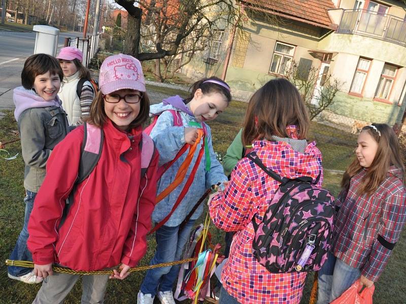 ěvčata na Rychnovsku berou svůj svátek jara naprosto vážně, a tak nebyly výjimkou ani skupinky, které si vytyčily návštěvu hned několika desítek chlapeckých adres