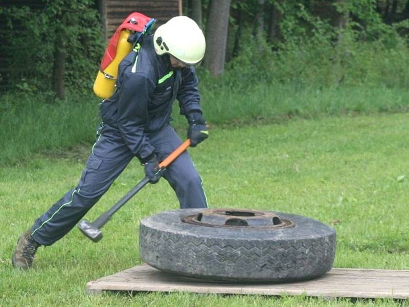 Třetí ročník Nejdobrovolnějšího železného hasiče pod záštitou starosty města Dobrušky Petra Tojnara