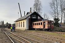 Muzeum sídlí v prostorách historické výtopny parních lokomotiv v Rokytnici v Orlických horách.