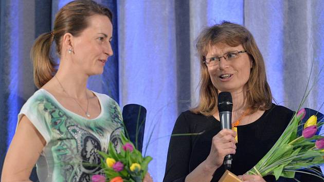 Hlavní cenu Českého klubu fair play za rok 2014 na slavnostním vyhlášení  v Praze obdržela orientační běžkyně Markéta Vandasová (vlevo) a Zuzana Čechová. 