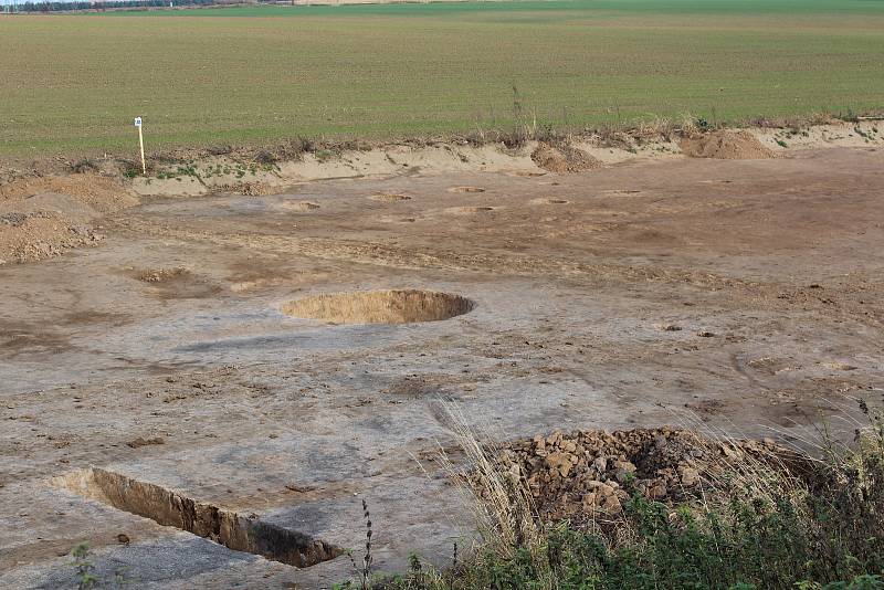Z trasy budoucího obchvatu Doudleb, archeologové tu zažívali hotové žně, šlo o výjimečnou lokalitu, zasídlenou několika kulturami z různých časových období.