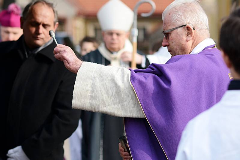 S hraběnkou Kinskou se rozloučily stovky lidí