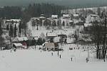 V Sedloňově mají stále dostatečné zásoby sněhu. Vlekaři odhadují, že vydrží do dubna.