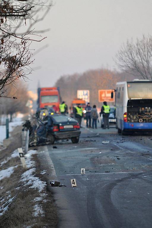 K tragické dopravní nehodě došlo v pondělí 30. ĺedna po půl sedmé ráno mezi Dobruškou a Chábory.