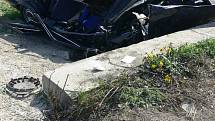 Dopravní nehoda osobního automobilu se stala v pondělí 20. dubna před obcí Solnice (Rychnovsko). Při nehodě byly zraněny dvě osoby.