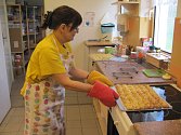 Tréninková pekárna sdružení Pferda funguje dva roky. Hendikepovaní v ní z těsta vykouzlí laskominy