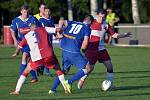 Fotbalový zápas Týniště n. O. – Slavia Hradec. 