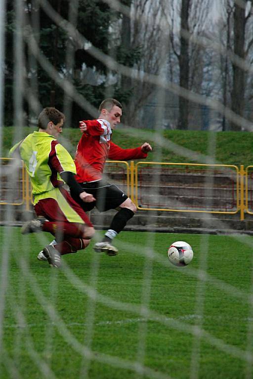 Z utkání krajské I. A třídy Dobruška - Lázně Bělohrad (3:2). 