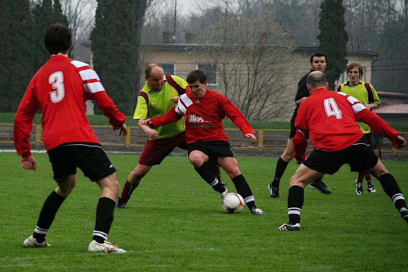 Z utkání krajské I. A třídy Dobruška - Lázně Bělohrad (3:2). 