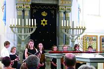 Sarabanda v rychnovské synagoze.