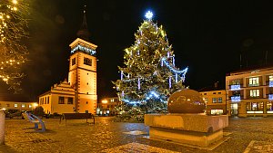 Pravá sváteční atmosféra na náměstí F. L. Věka v Dobrušce.