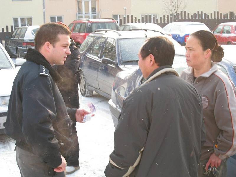 První letošní výskyt falešných peněz na Rychnovsku v současnosti šetří Policie ČR. Asijská obchodnice z rychnovského obchodního centra Lima tvrdí, že zákaznice při nákupu mikiny platila falešnou tisícikorunou.