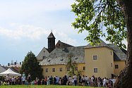 Prostory nově upravené klášterní zahrady v Opočně se otevřely veřejnosti v květnu.