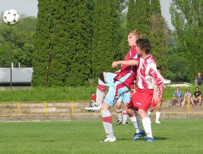 Utkání krajské I. A třídy Dobruška - Hořice (1:1).