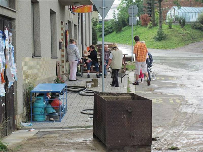 DÍLO ZKÁZY. Takovou spoušť napáchala na Rychnovsku pondělní blesková povodeň. 