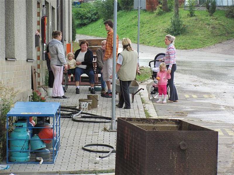 DÍLO ZKÁZY. Takovou spoušť napáchala na Rychnovsku pondělní blesková povodeň. 