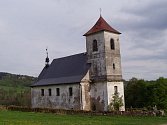 Kostel sv. Jana Nepomuckého na Vrchní Orlici u Bartošovic v Orlických horách.