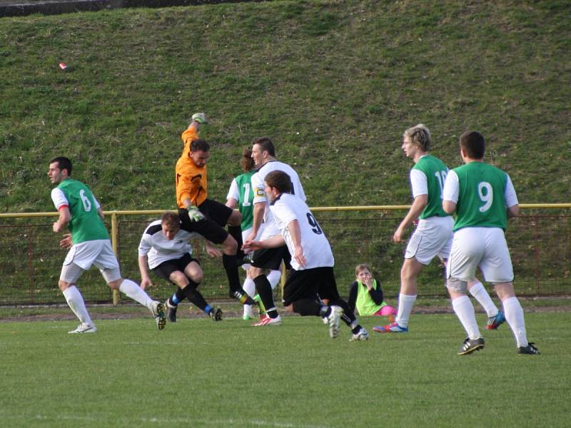 Rychnovští fotbalisté v duelu s třetím Jičínem tahali za kratší konec a dvakrát inkasovali  