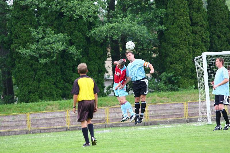 Fotbalové utkání Dobruška - Častolovice (1:2).