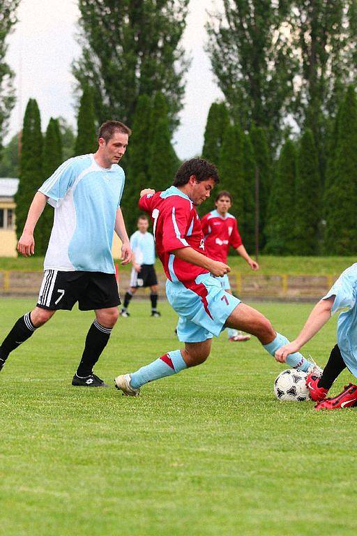 Fotbalové utkání Dobruška - Častolovice (1:2).