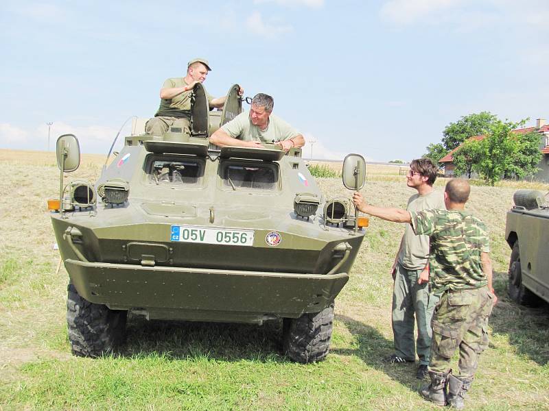 V Houdkovicích bylo k vidění více než 50 kusů vojenské techniky.