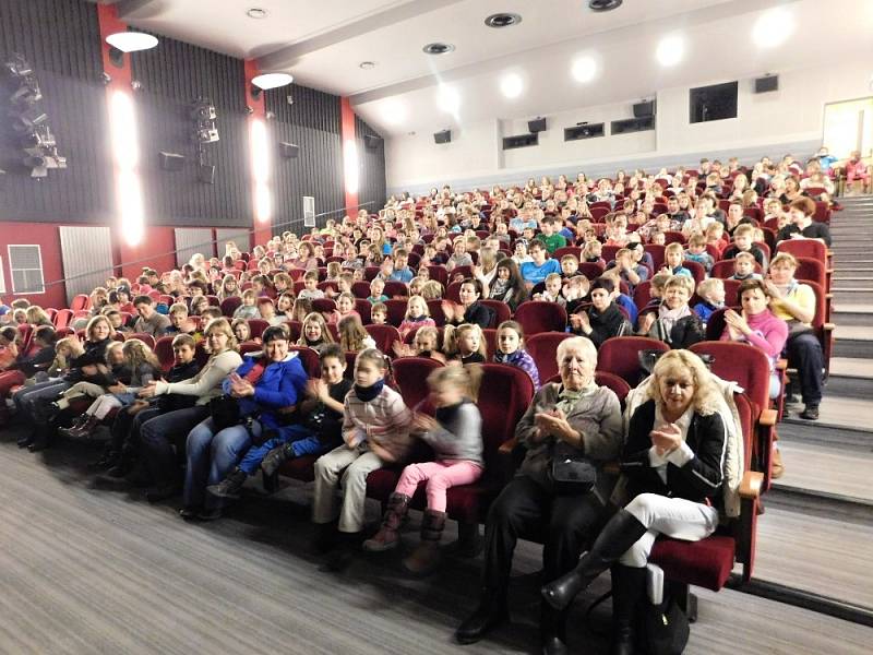 Dvě filmová představení v dobrušském kině byla poděkováním 350 koledníkům Tříkrálové sbírky. 