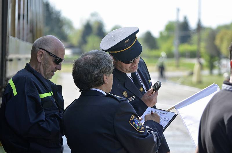 Ze Dne s borohrádeckými hasiči. Součástí programu byla i okrsková soutěž v požárním útoku družstev a soutěž o pohár starosty města. Foto: Martin Tobiška