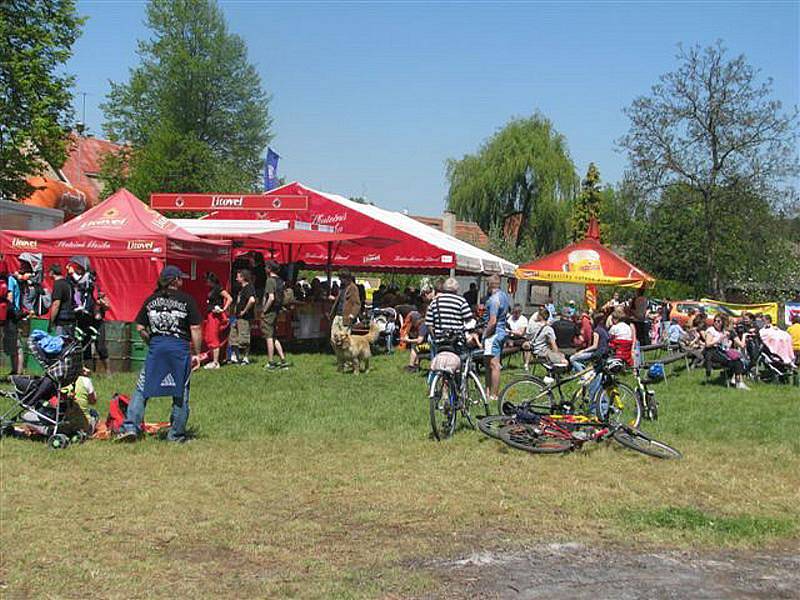 Turistického podniku Přes tři hrady se letos díky přízni počasí zúčastnilo celkem přes sedm tisíc pěších a cyklistů