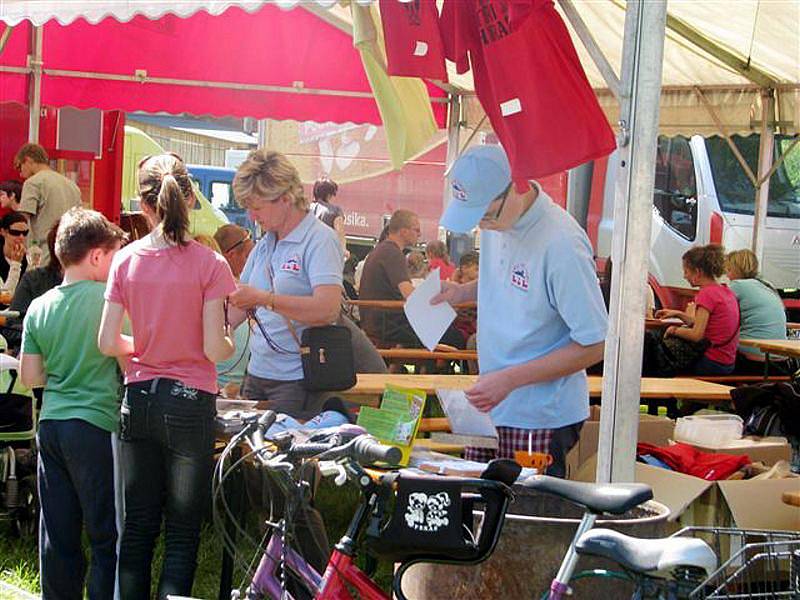 Turistického podniku Přes tři hrady se letos díky přízni počasí zúčastnilo celkem přes sedm tisíc pěších a cyklistů