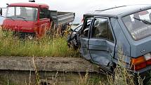 Havárie na okraji Rychnova n. Kněžnou. Favorit se zde srazil s nákladním vozem v pondělí odpoledne. Při nehodě došlo ke zranění jedné osoby. 