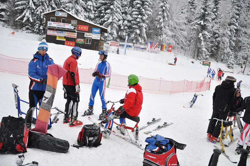 Světový pohár v jízdě na skibobech odstartoval úvodním podnikem v Deštném