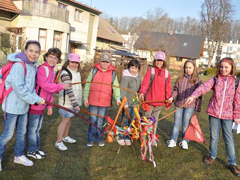 ěvčata na Rychnovsku berou svůj svátek jara naprosto vážně, a tak nebyly výjimkou ani skupinky, které si vytyčily návštěvu hned několika desítek chlapeckých adres